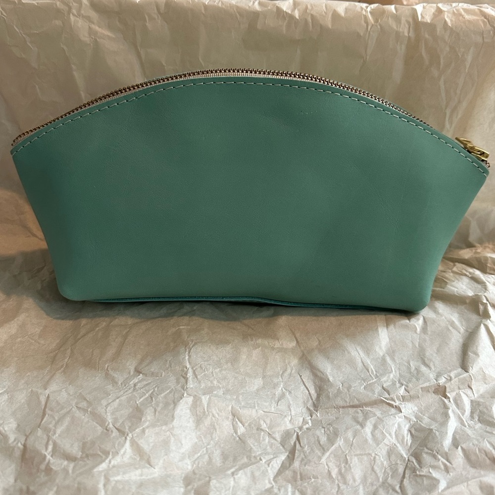 Portland Leather Mint Total Eclipse Bag